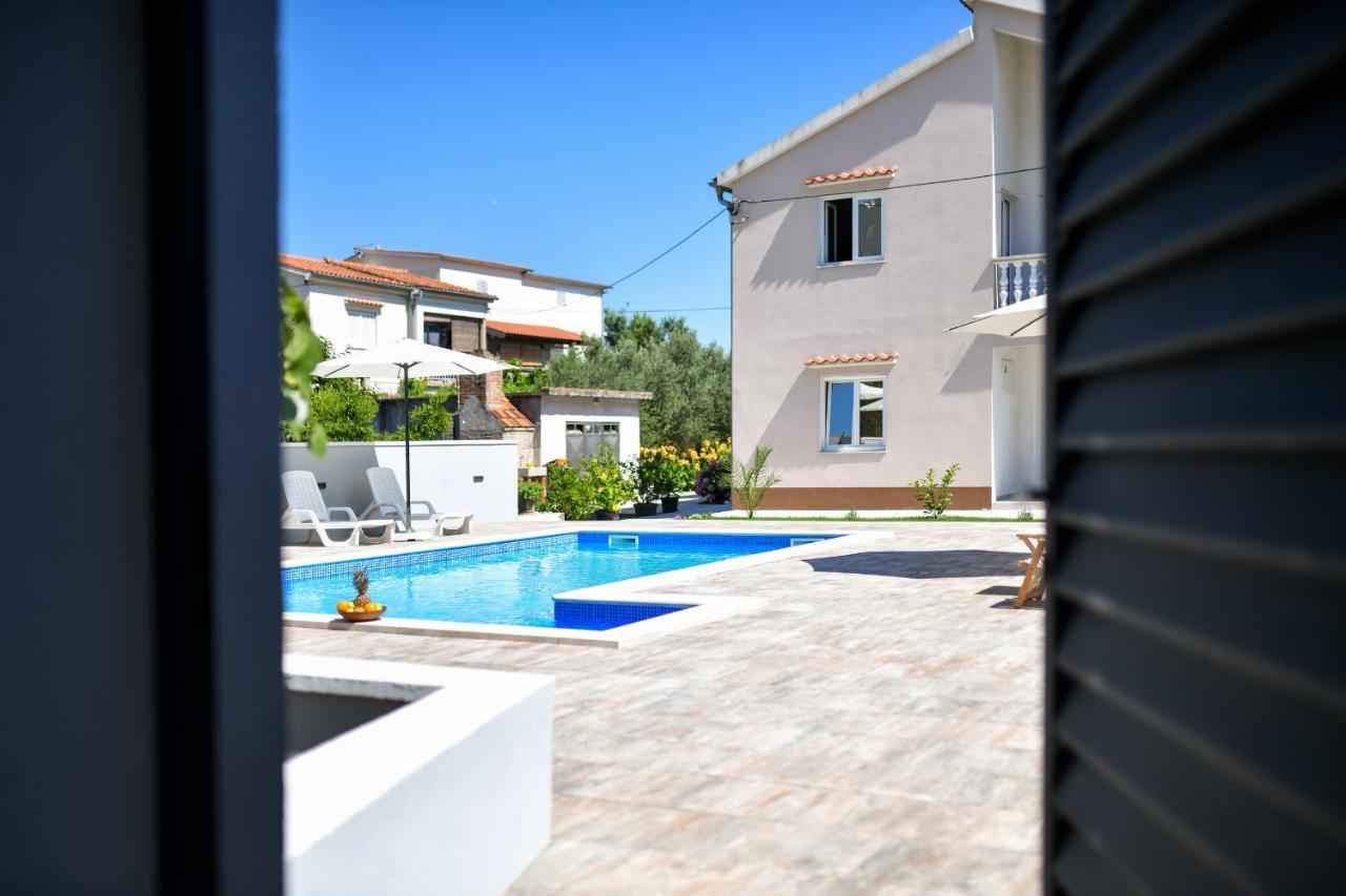 자다르 Pool House Luka 아파트 외부 사진