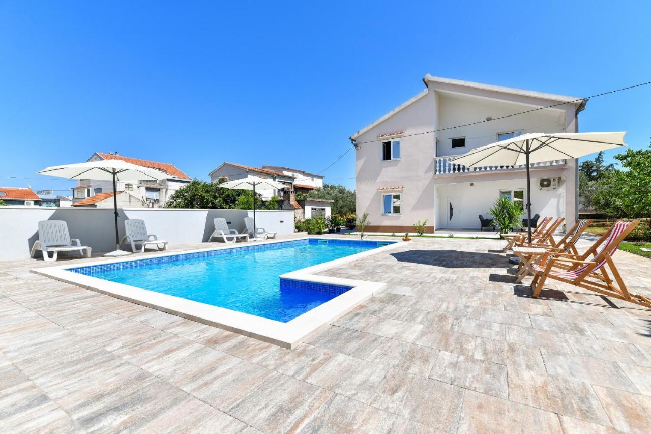 자다르 Pool House Luka 아파트 외부 사진