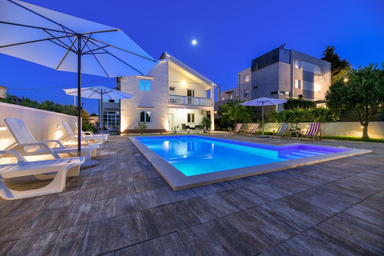 자다르 Pool House Luka 아파트 외부 사진