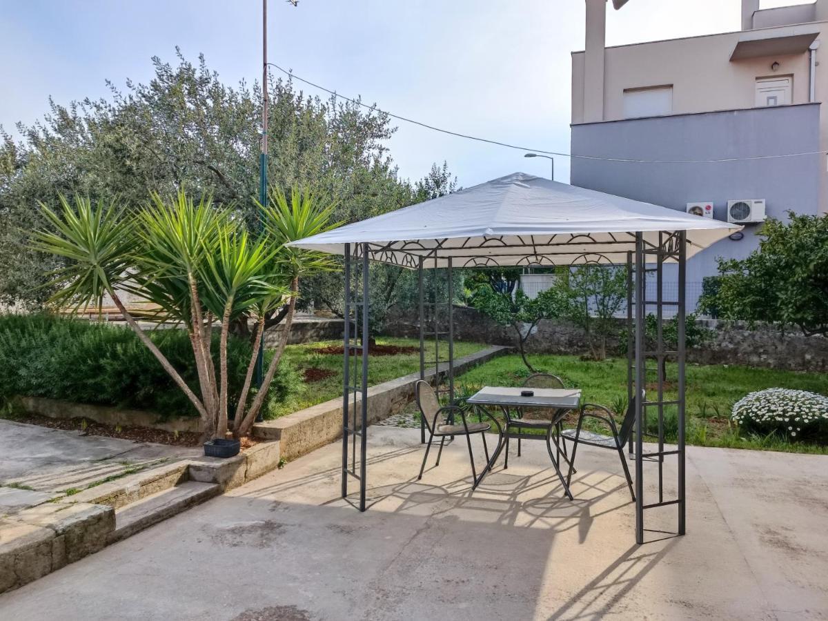 자다르 Pool House Luka 아파트 외부 사진