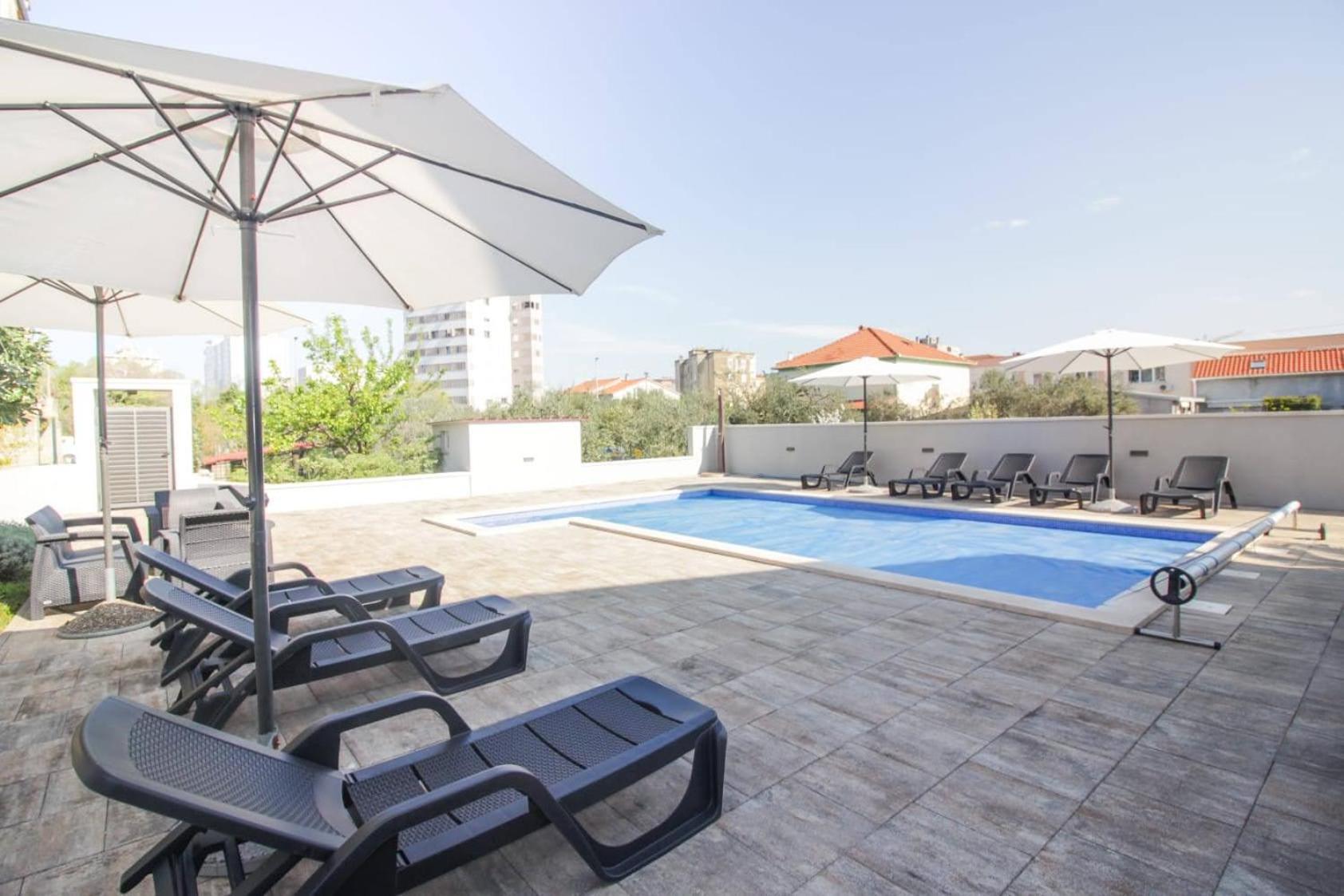 자다르 Pool House Luka 아파트 외부 사진