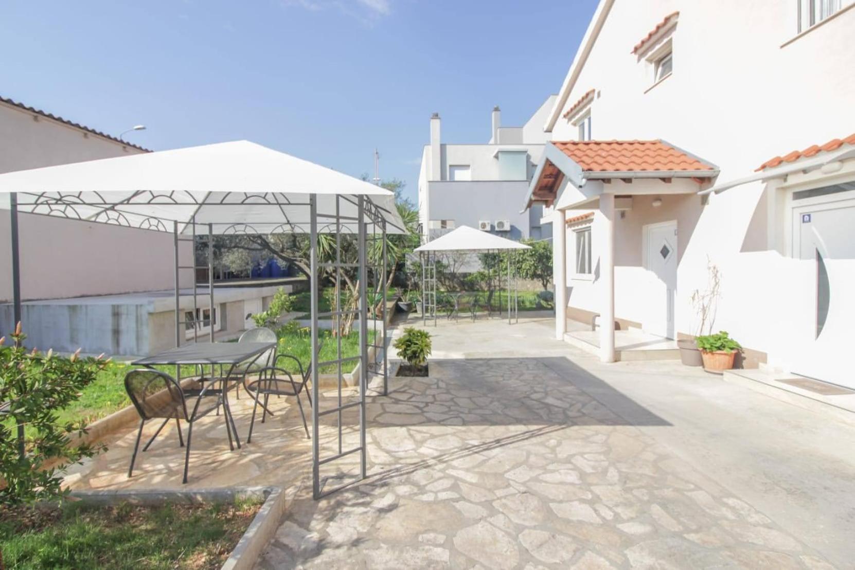 자다르 Pool House Luka 아파트 외부 사진